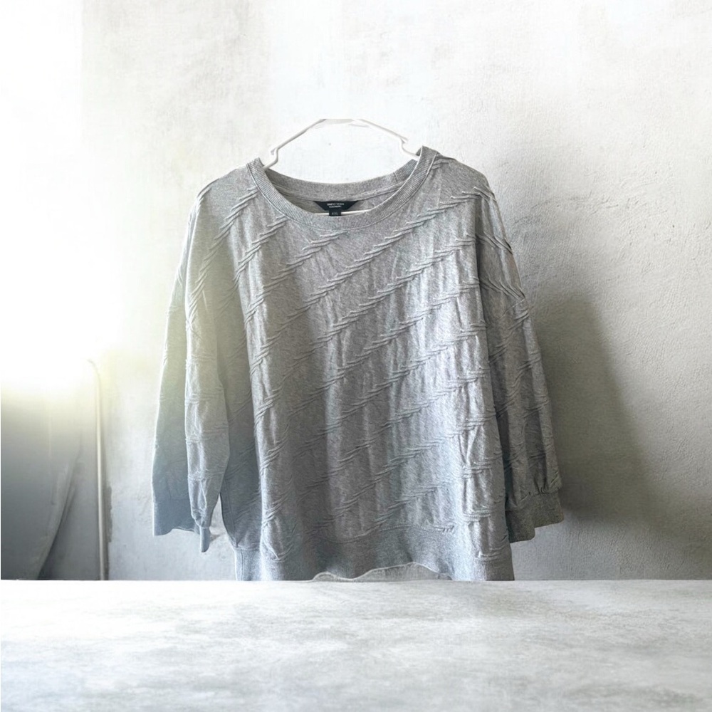 Simply Vera wang women’s sweater